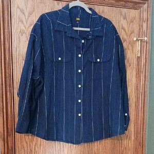 Woman's Lee Button Down Casual Blouse